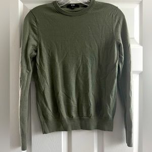 Uniqlo wool long sleeve/sweater. Size medium but fits like an XS